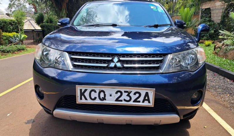 
								Mitsubishi Outlander 2011 full									