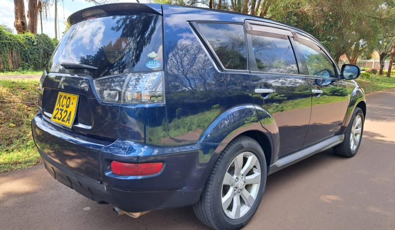 
								Mitsubishi Outlander 2011 full									