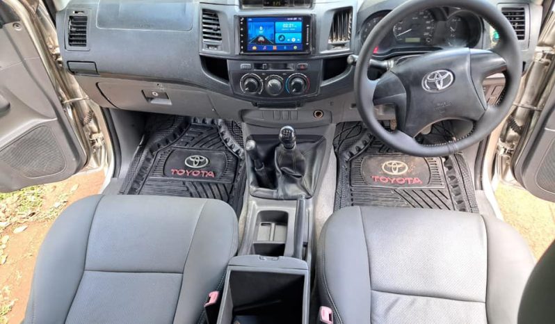 
								Toyota Hilux Double Cab full									