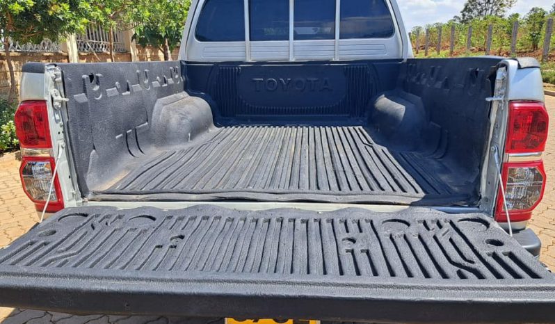 
								Toyota Hilux Double Cab full									