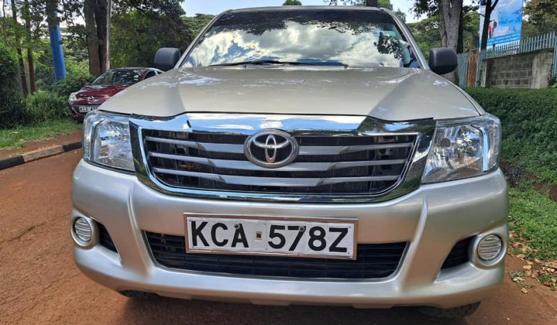 
								Toyota Hilux Double Cab full									